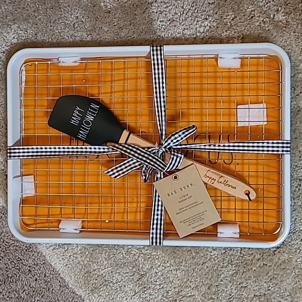 RAE DUNN 4 PIECE BAKING SET (NEW)